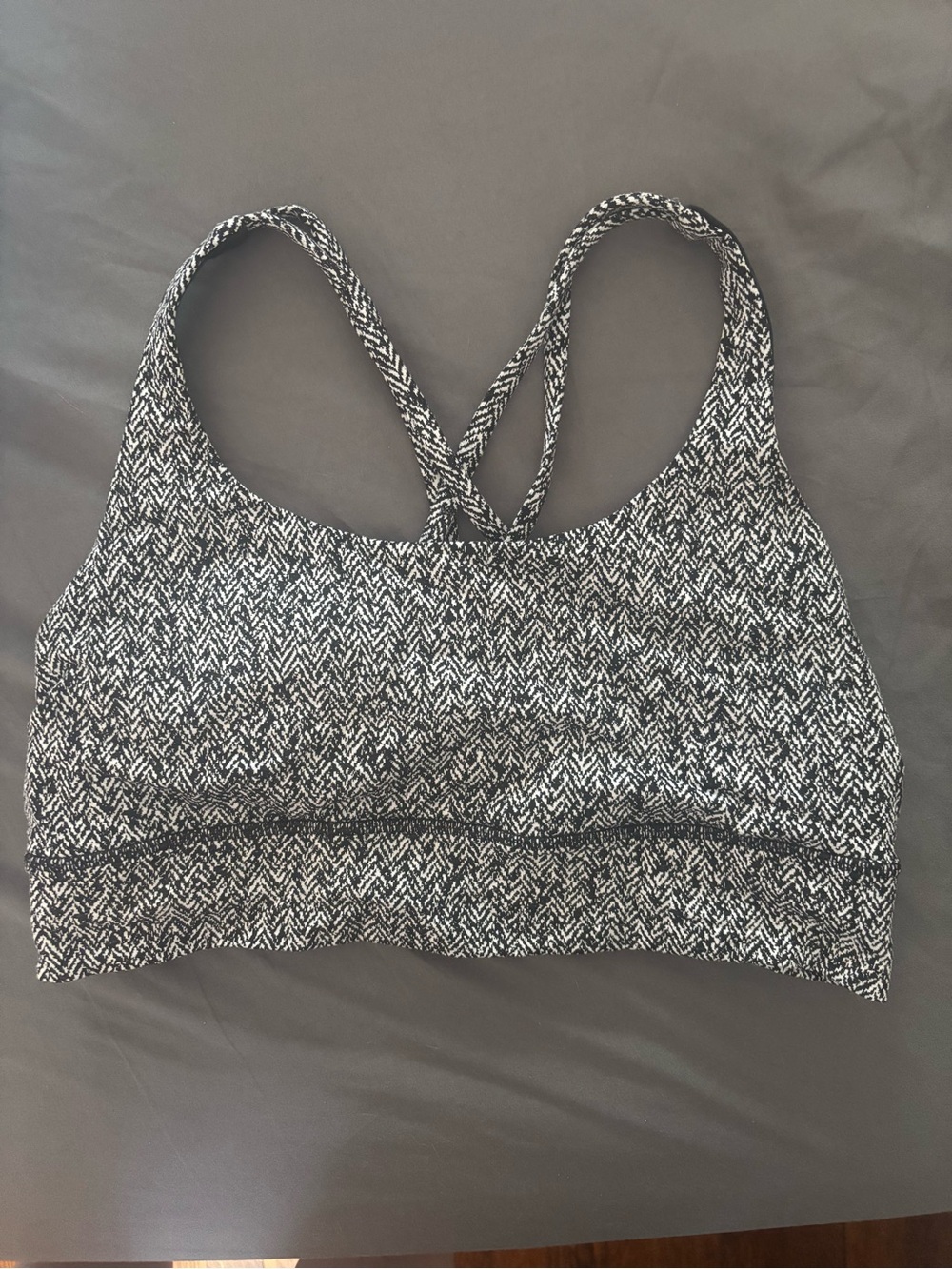 ⭐️LULULEMON ENERGY BRA SIZE 12 BLACK & WHITE AZTEC INSPIRED BRA⭐️